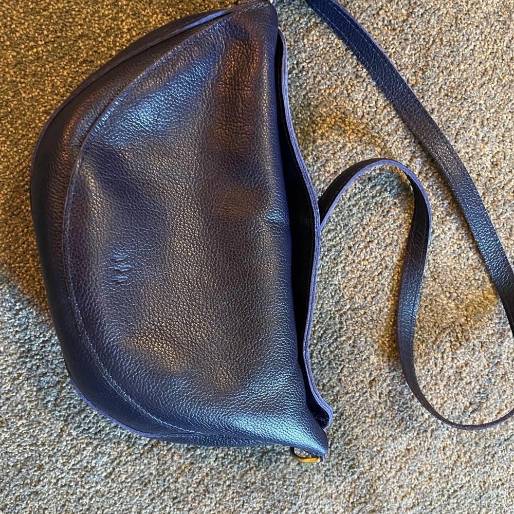 Portland Leather Crossbody Bag in Dark Blue